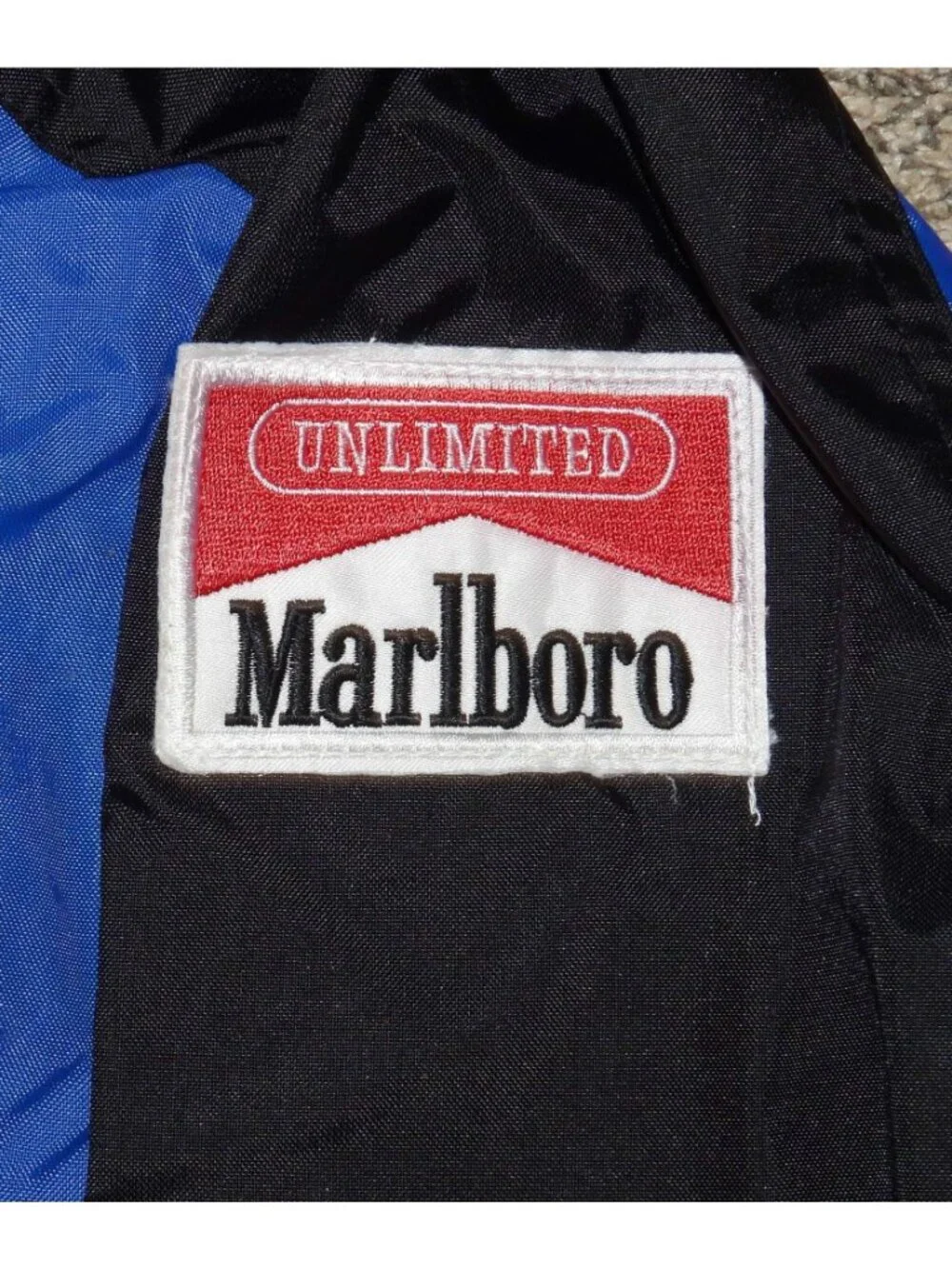 NWOT Vintage 90s Marlboro Unlimited Windbreaker Jacket XL Blue Packable Hood
